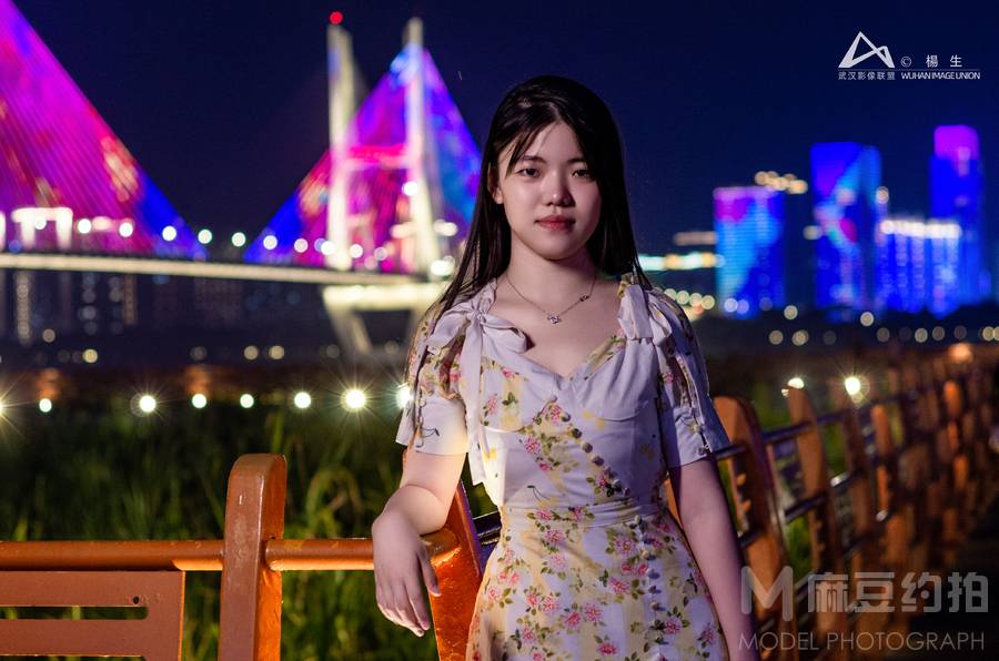 夜景模特
