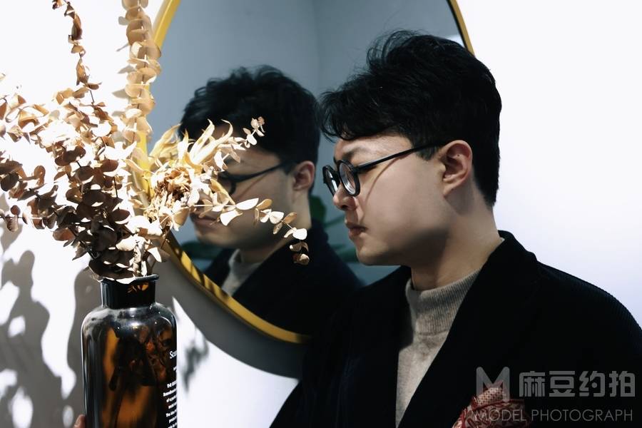 情绪模特