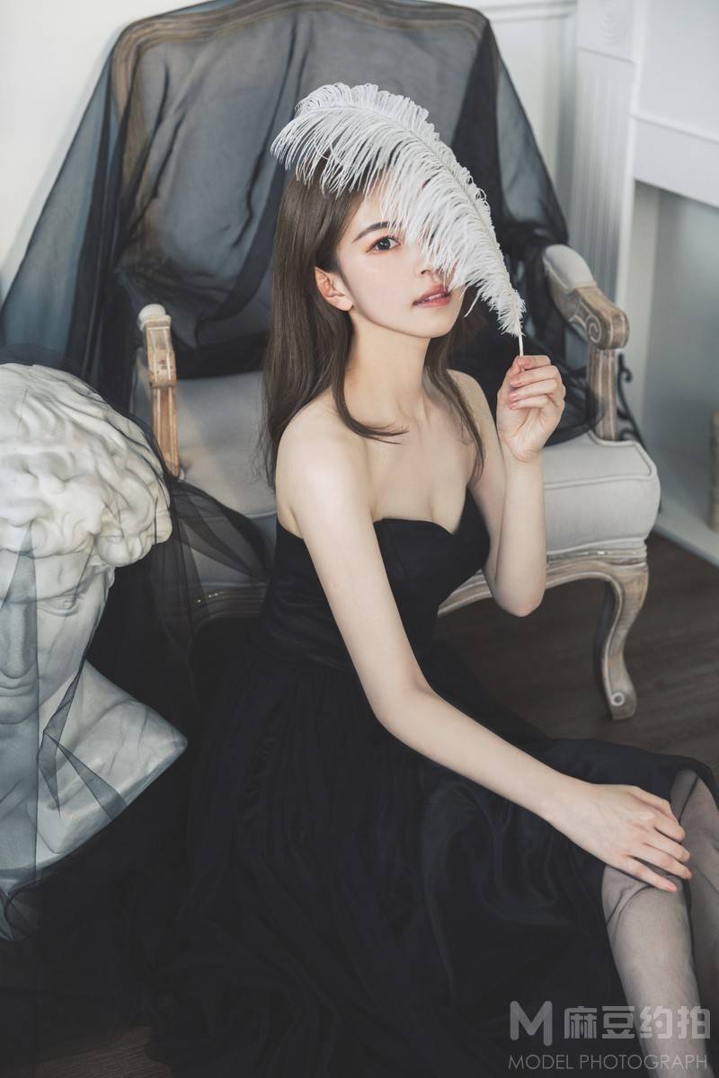 黑白模特
