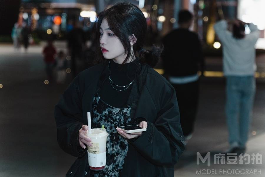 情绪模特