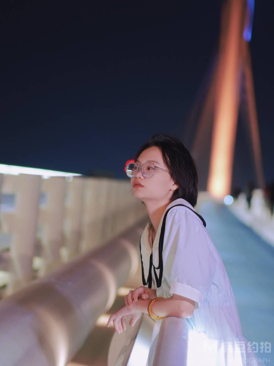 夜景模特