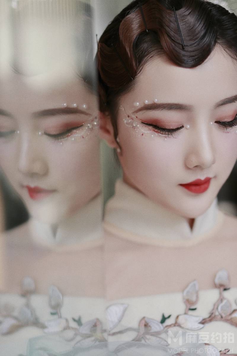 情绪模特
