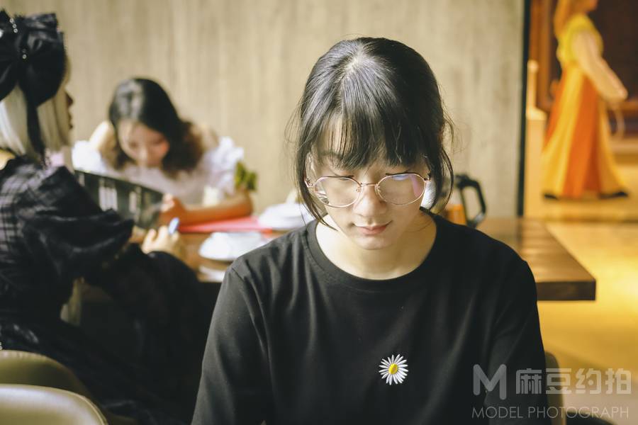 情绪模特