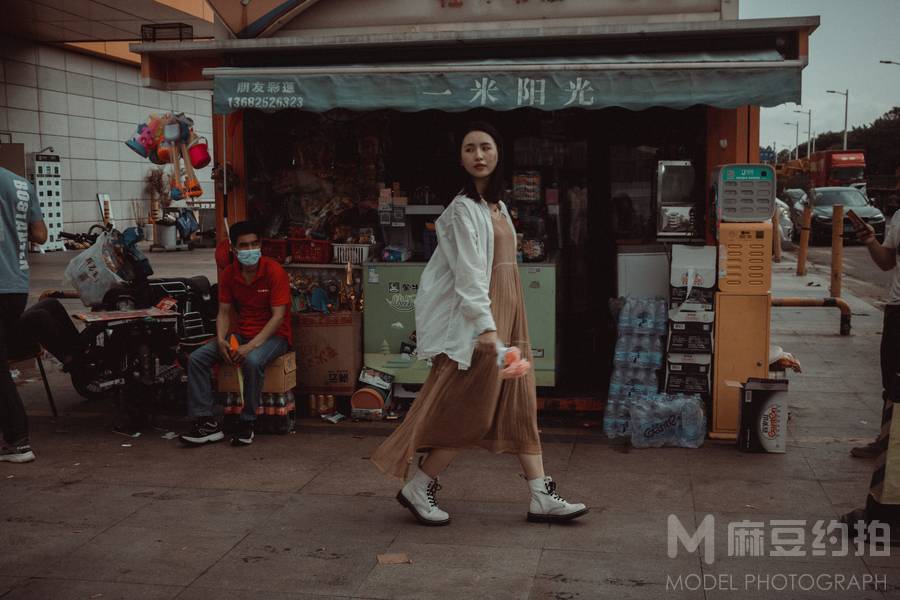 情绪模特