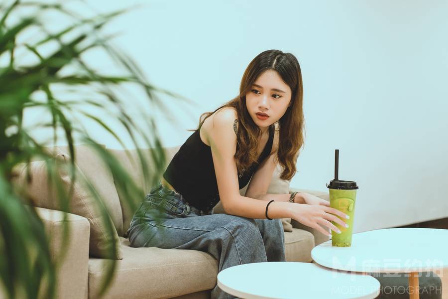 情绪模特