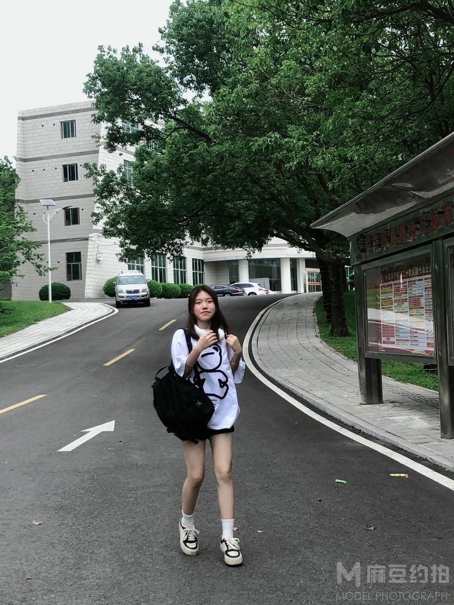 校园模特