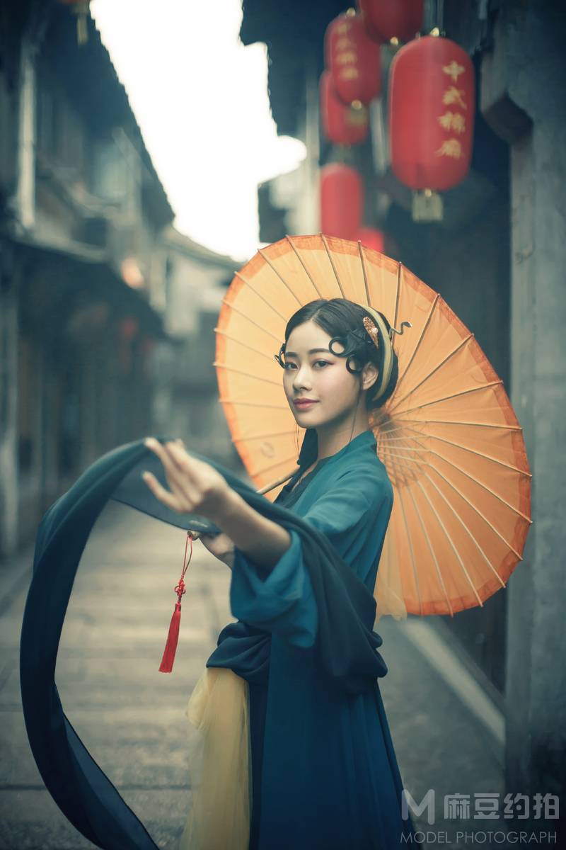 情绪模特