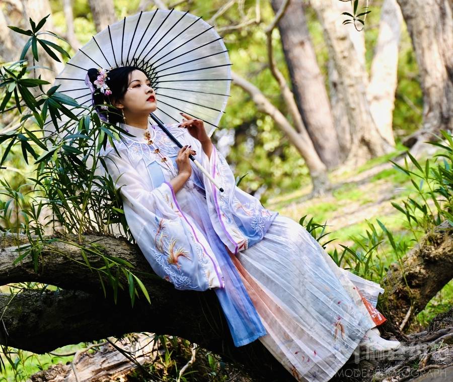 汉服模特