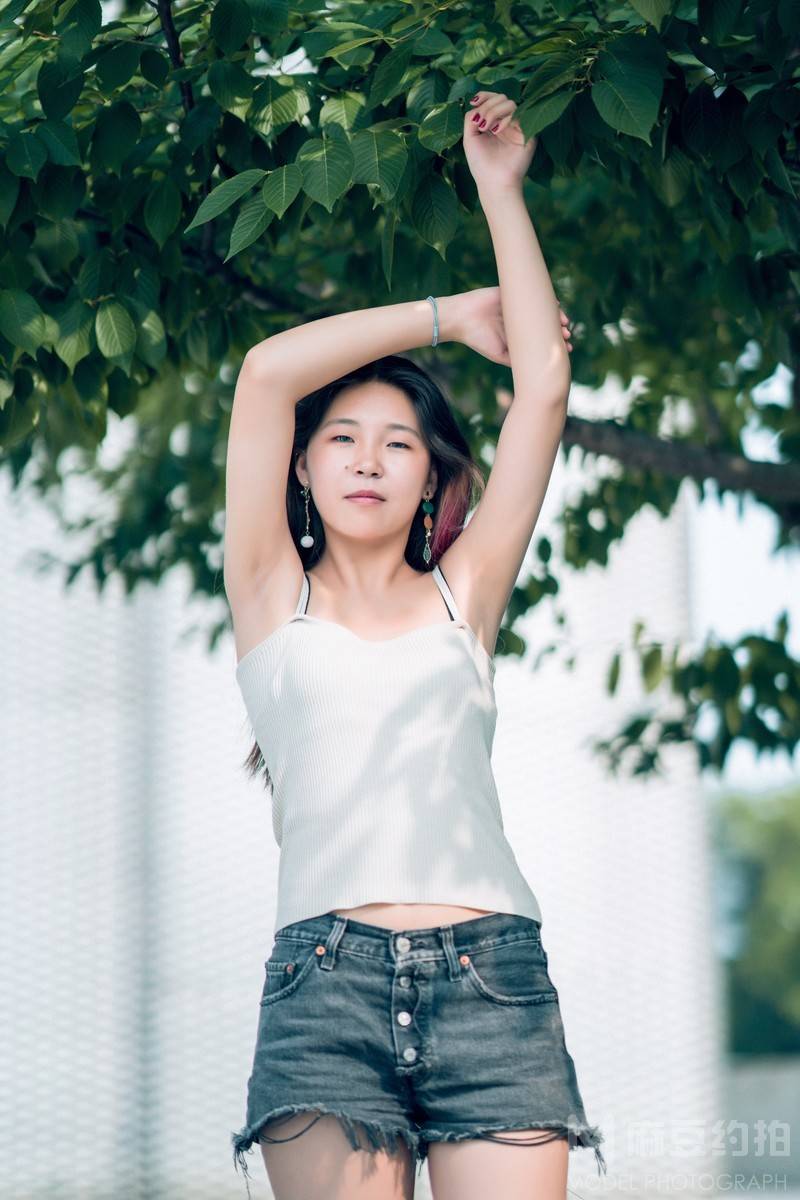 情绪模特