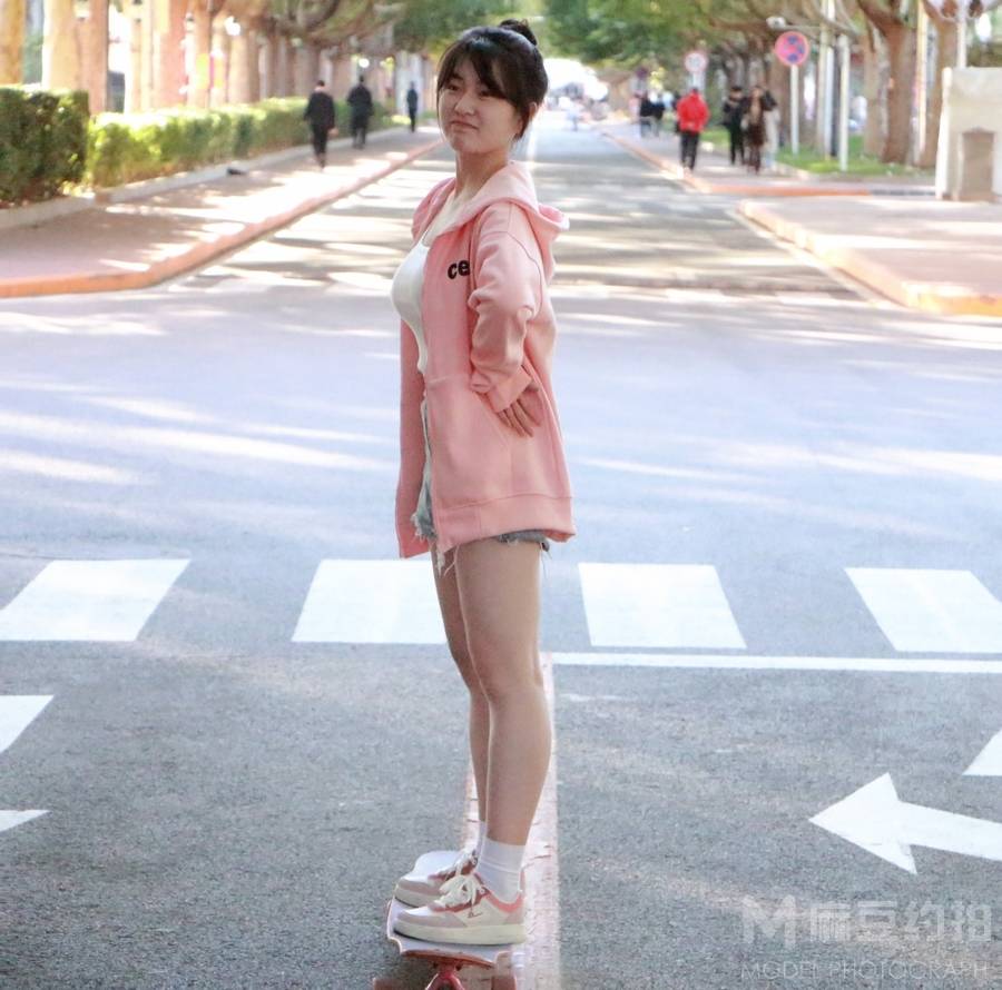 校园模特