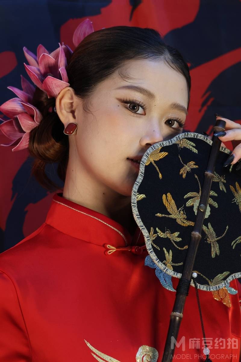 情绪模特