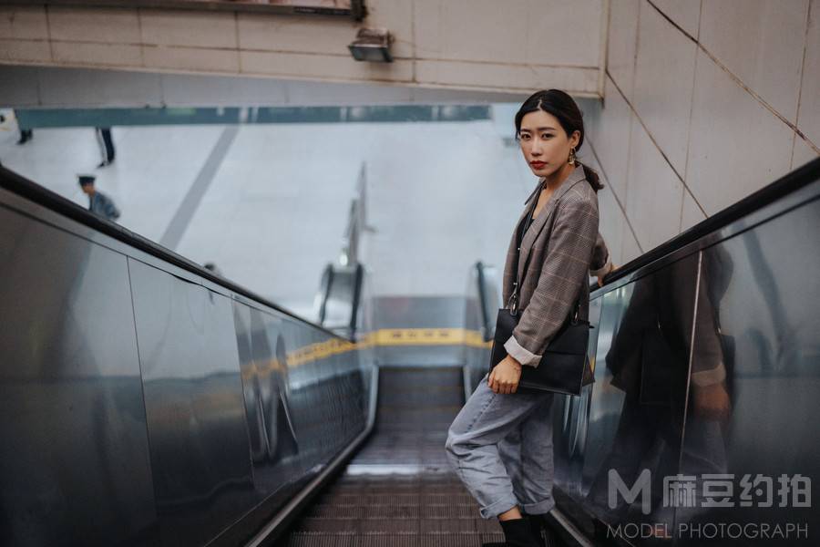情绪模特