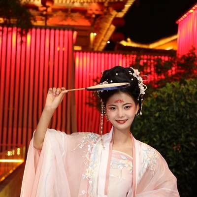 汉服模特