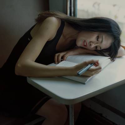 情绪模特