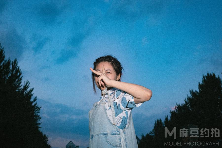 情绪模特