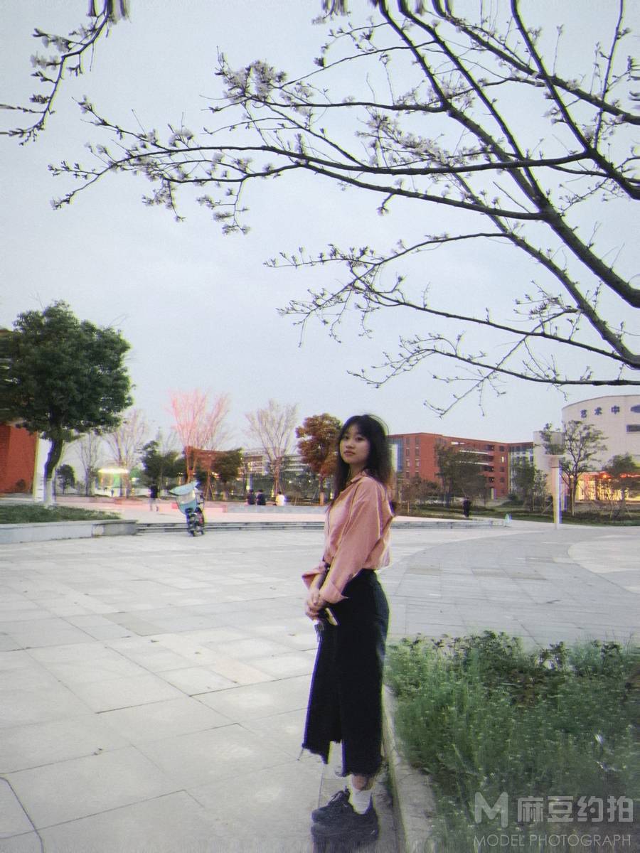 校园模特