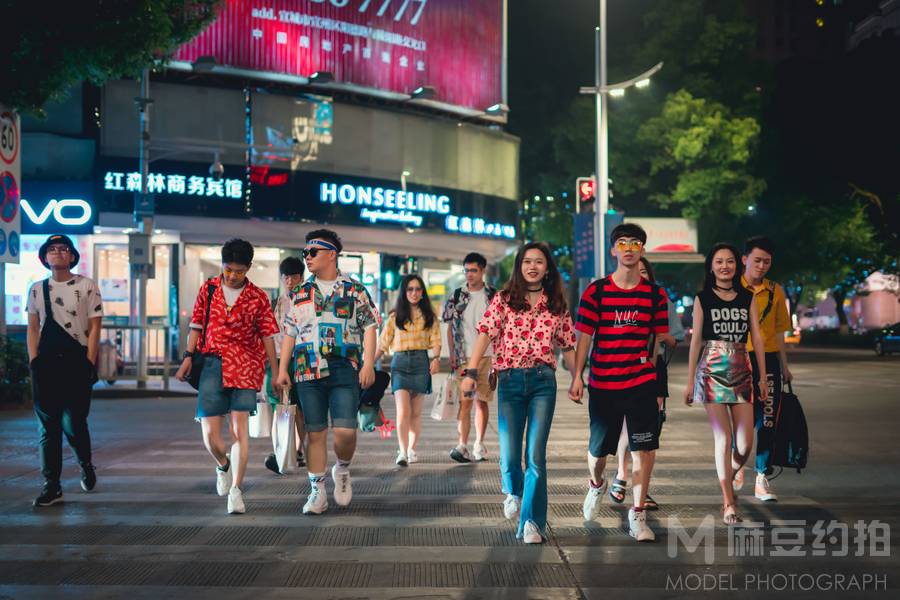 情绪模特