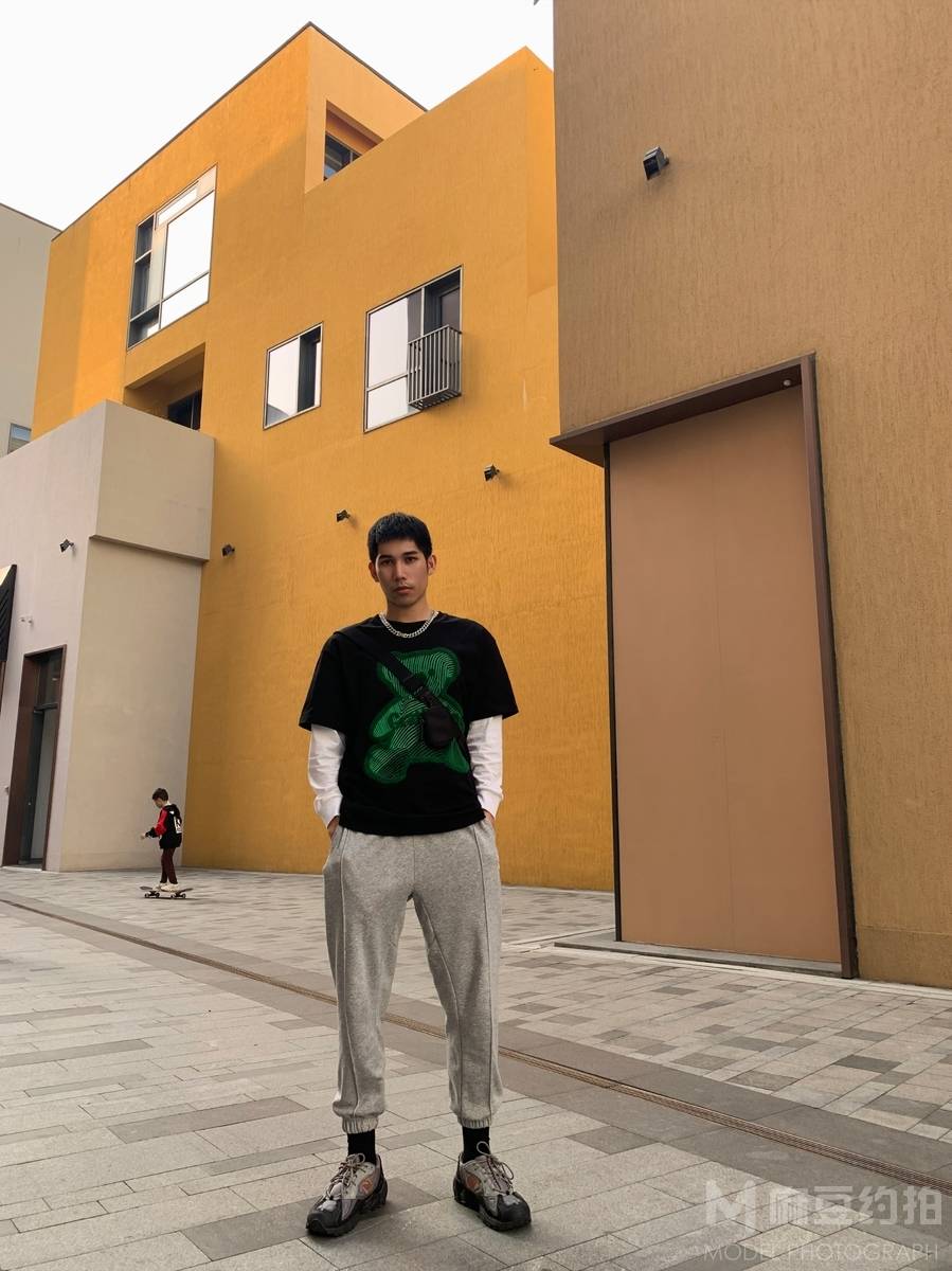 校园模特