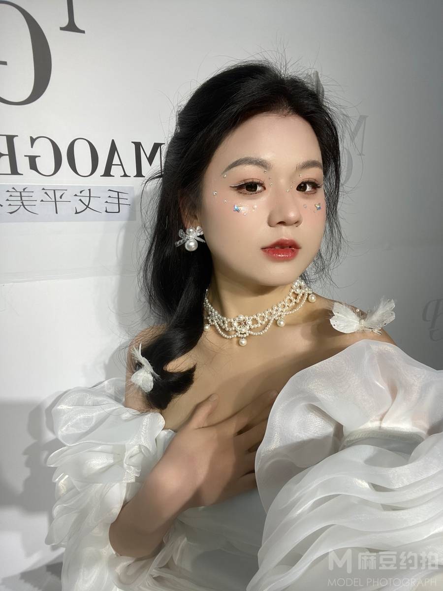 妆容模特