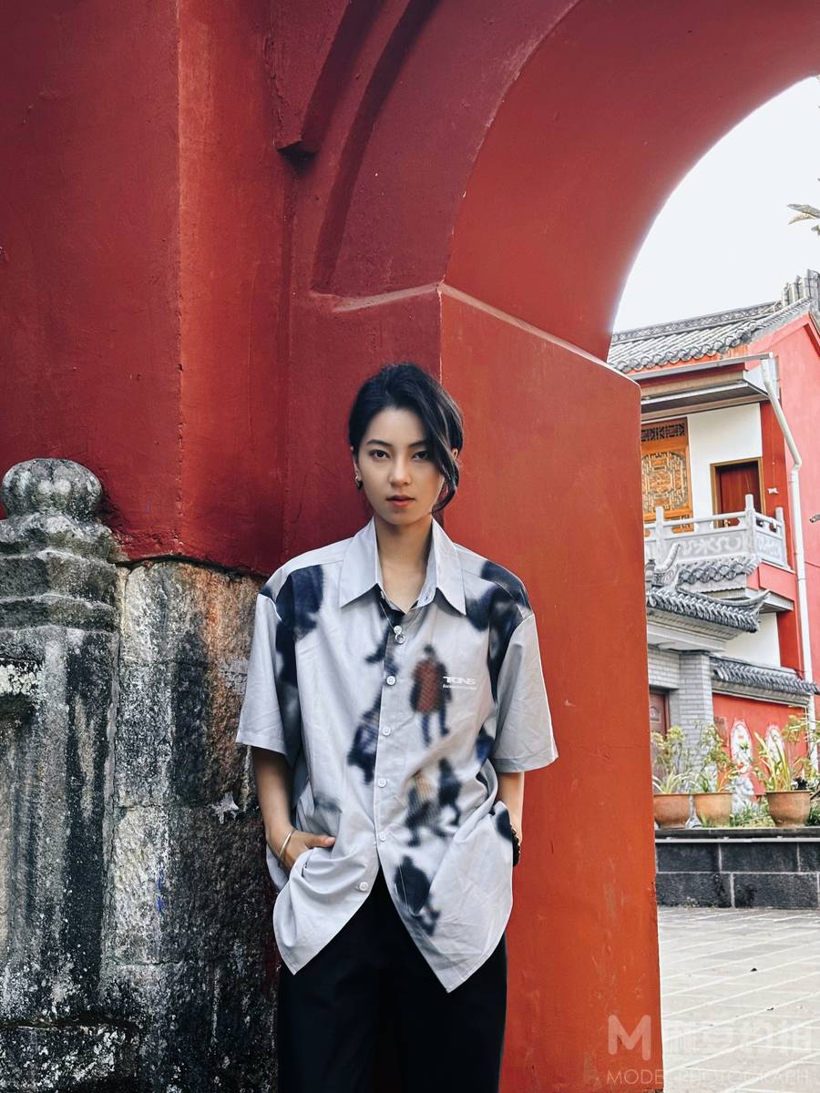 情绪模特