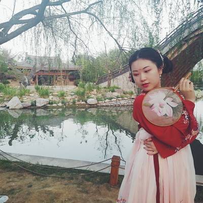 汉服模特