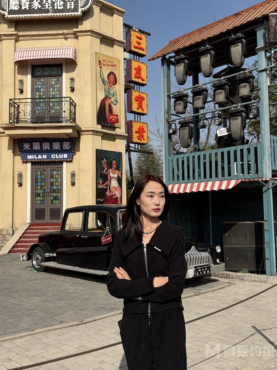 情绪模特