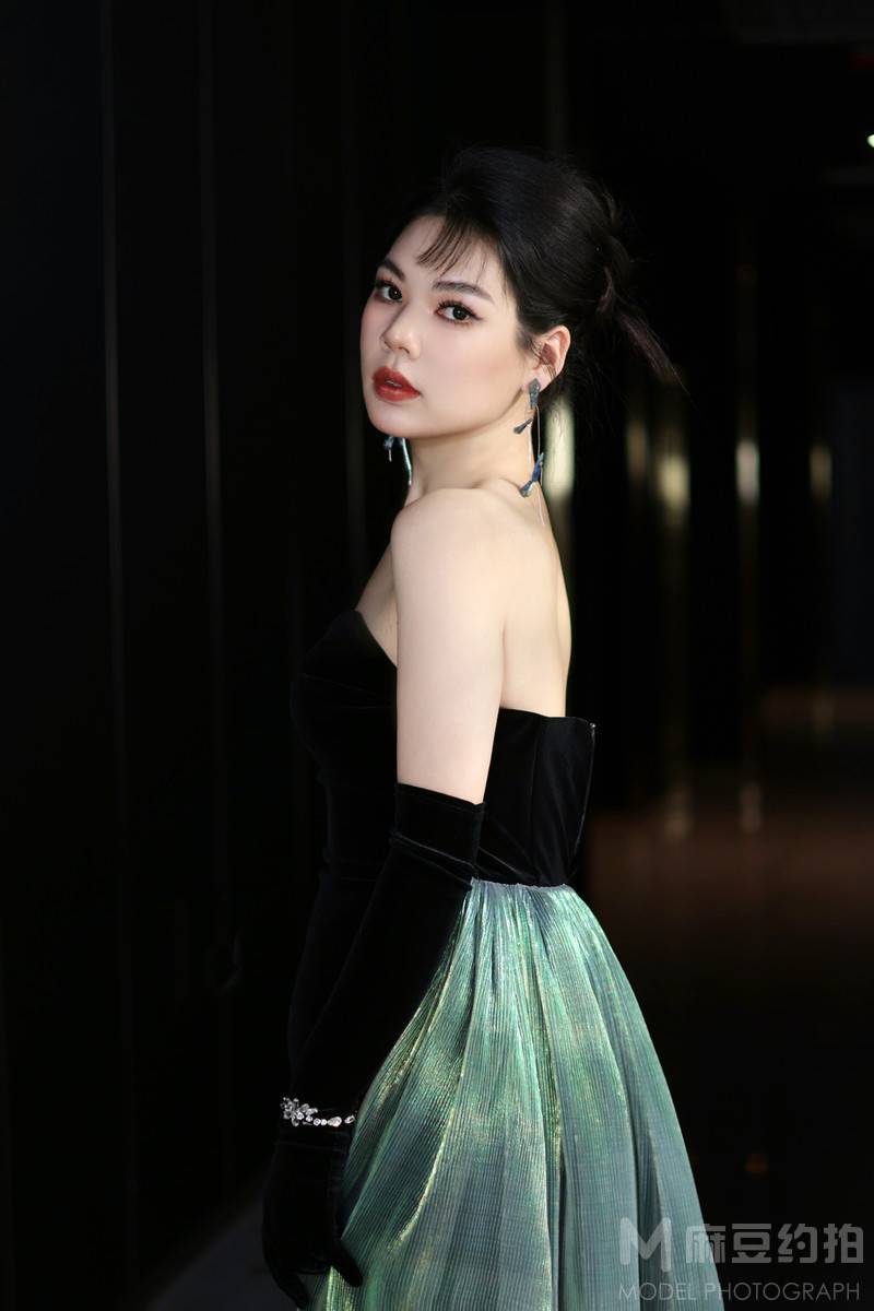 妆容模特