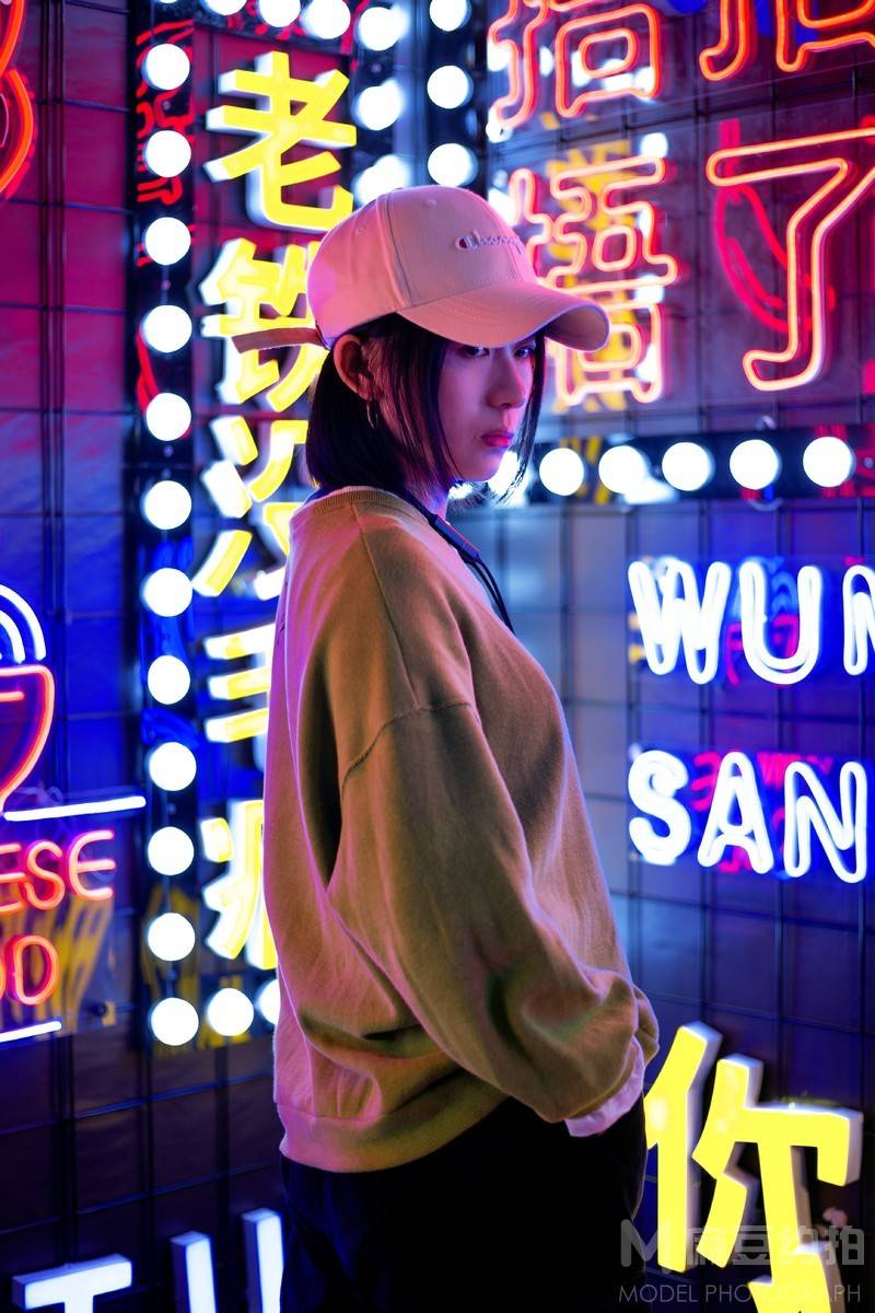 情绪模特