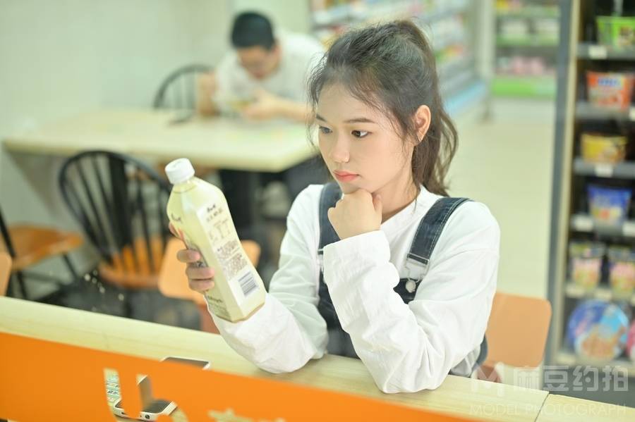 校园模特