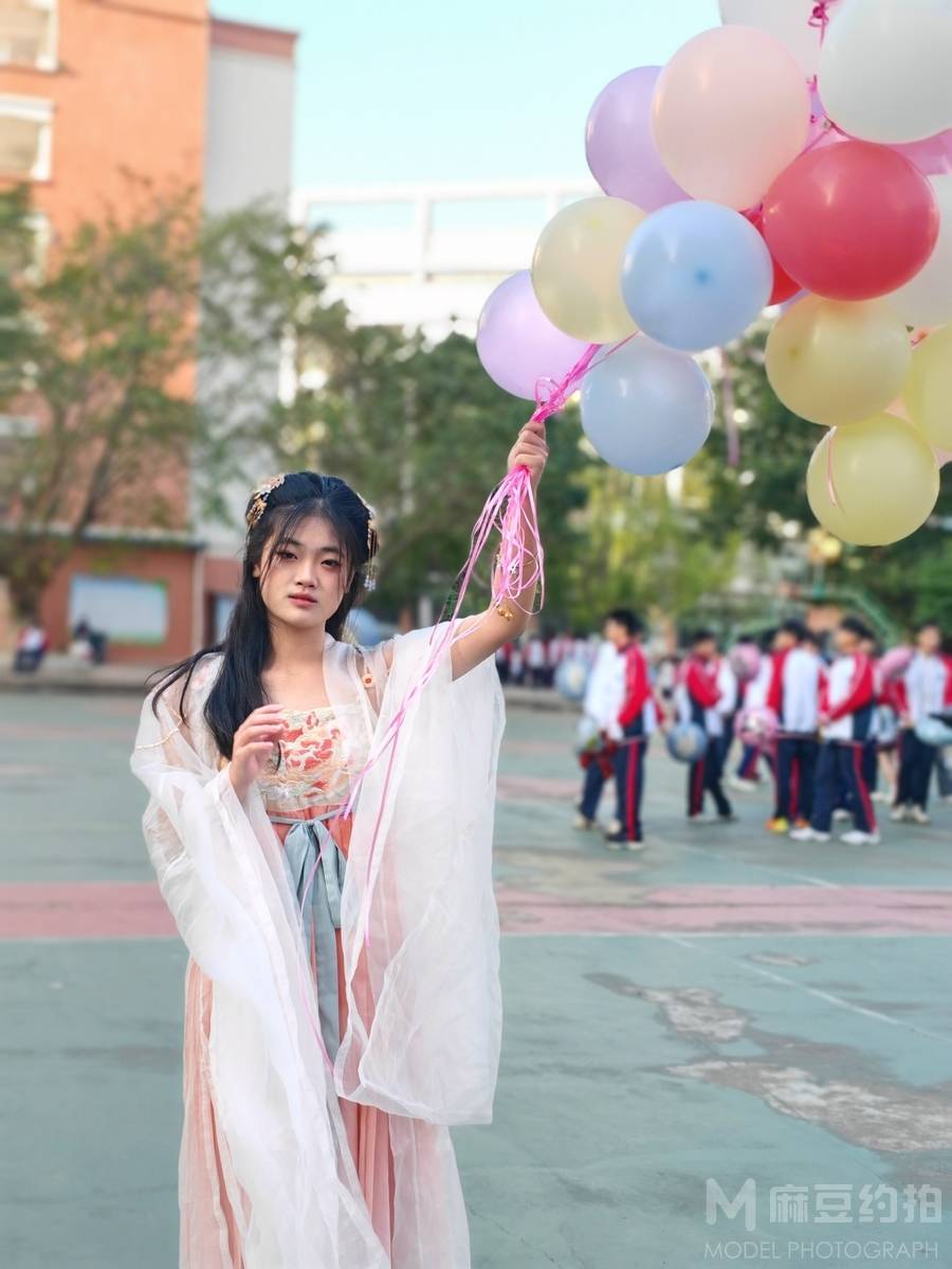 汉服模特