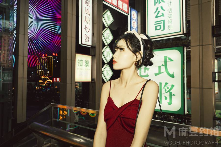 情绪模特