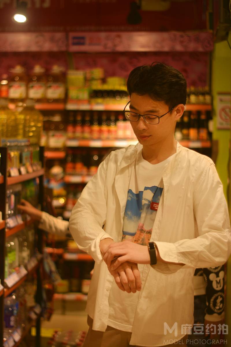 情绪模特
