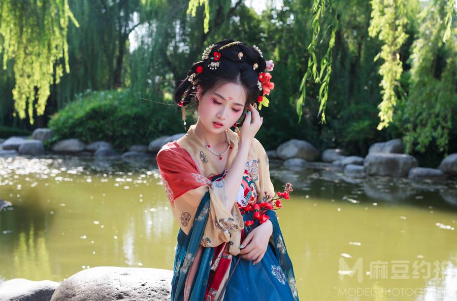 汉服模特