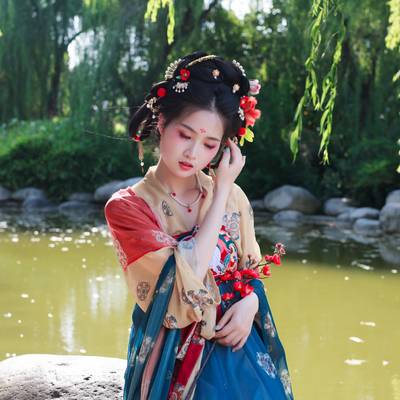 汉服模特