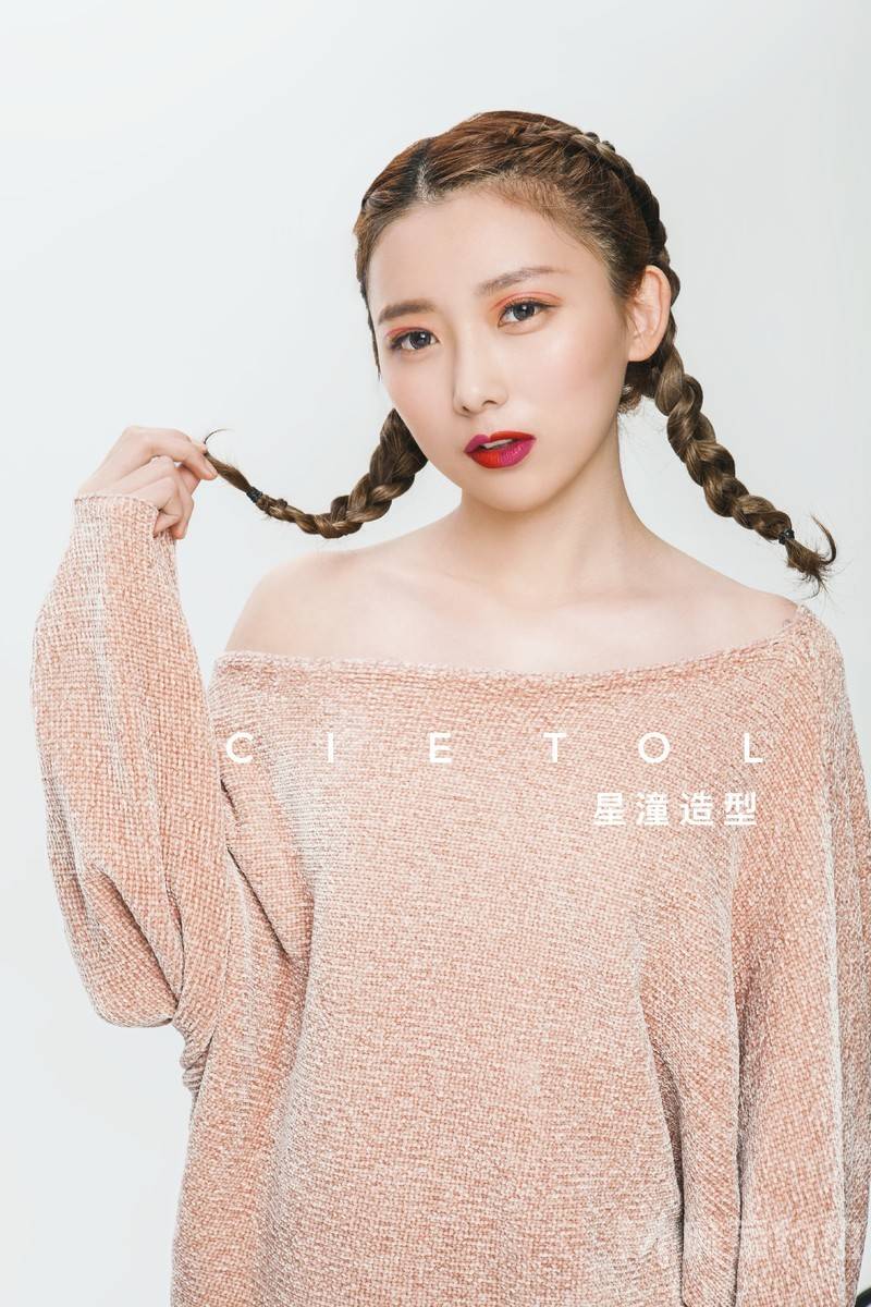 妆容模特
