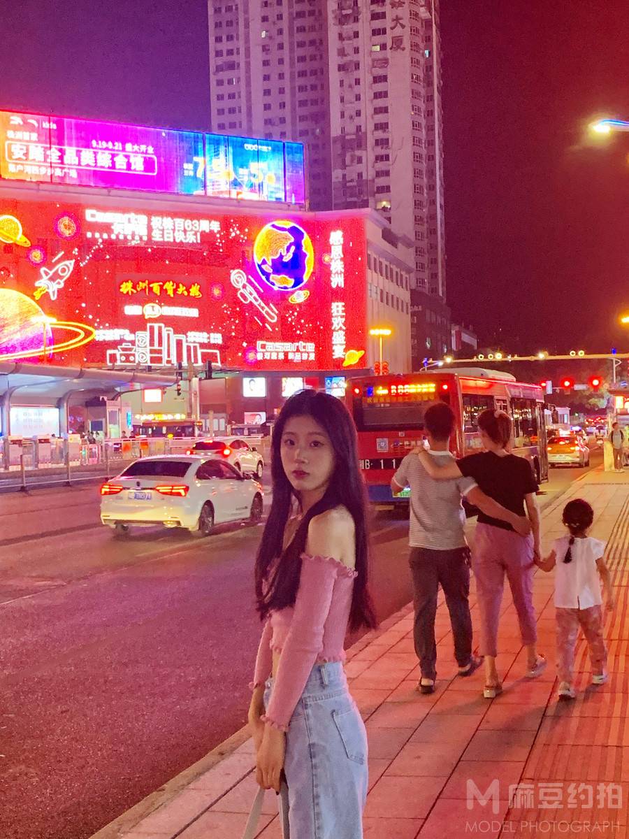 夜景模特