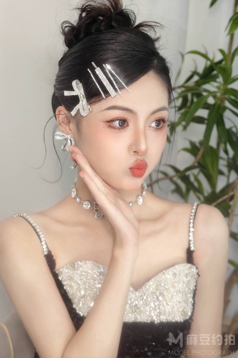妆容模特