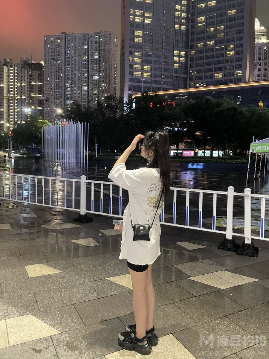 夜景模特