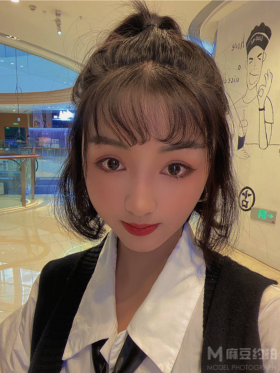 妆容模特