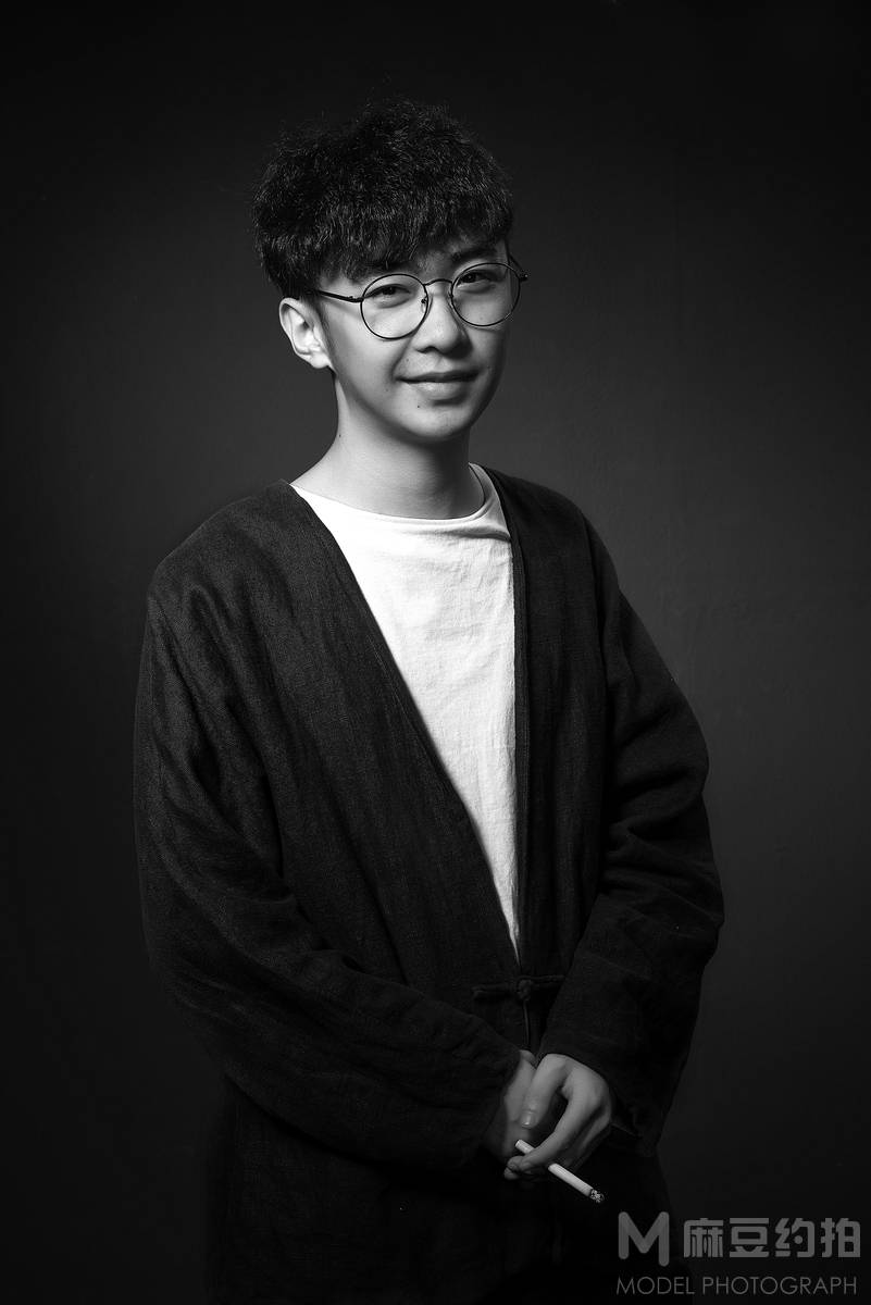 黑白模特