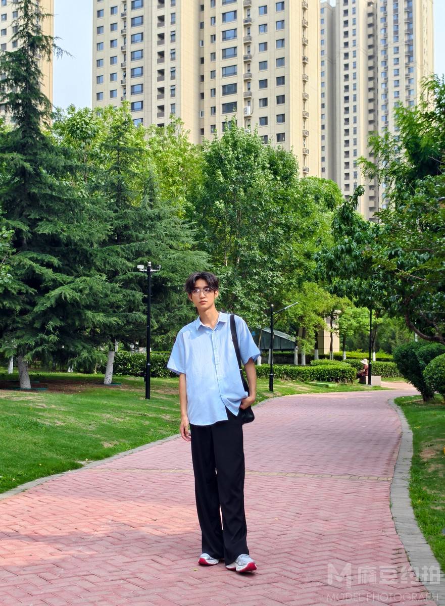 校园模特