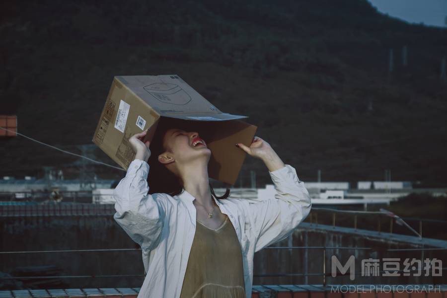 情绪模特