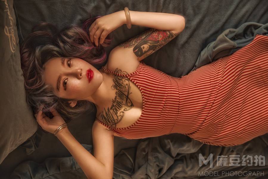 情绪模特