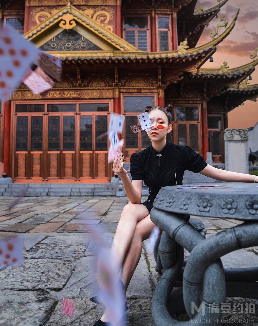 情绪模特
