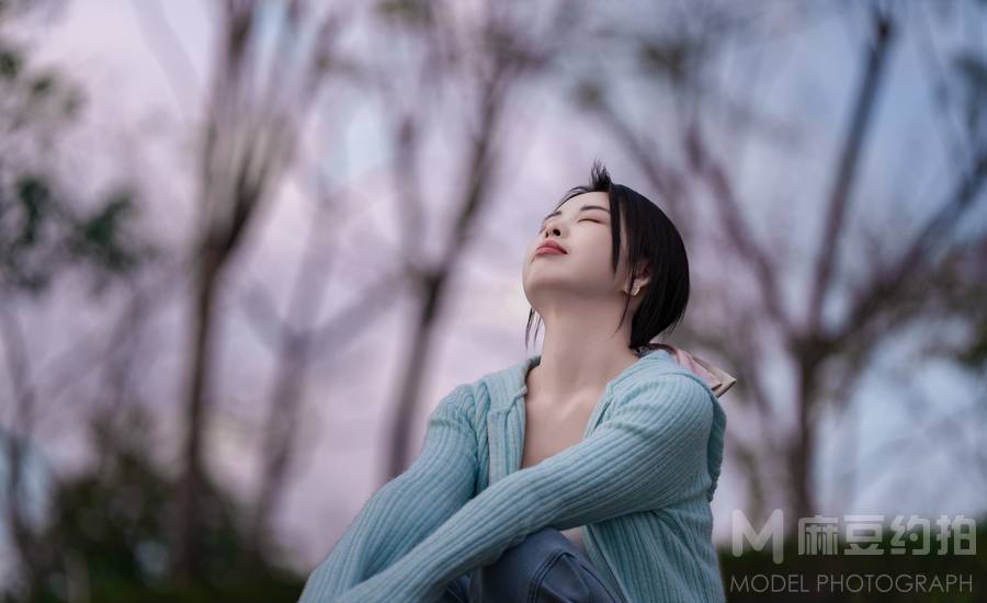 情绪模特
