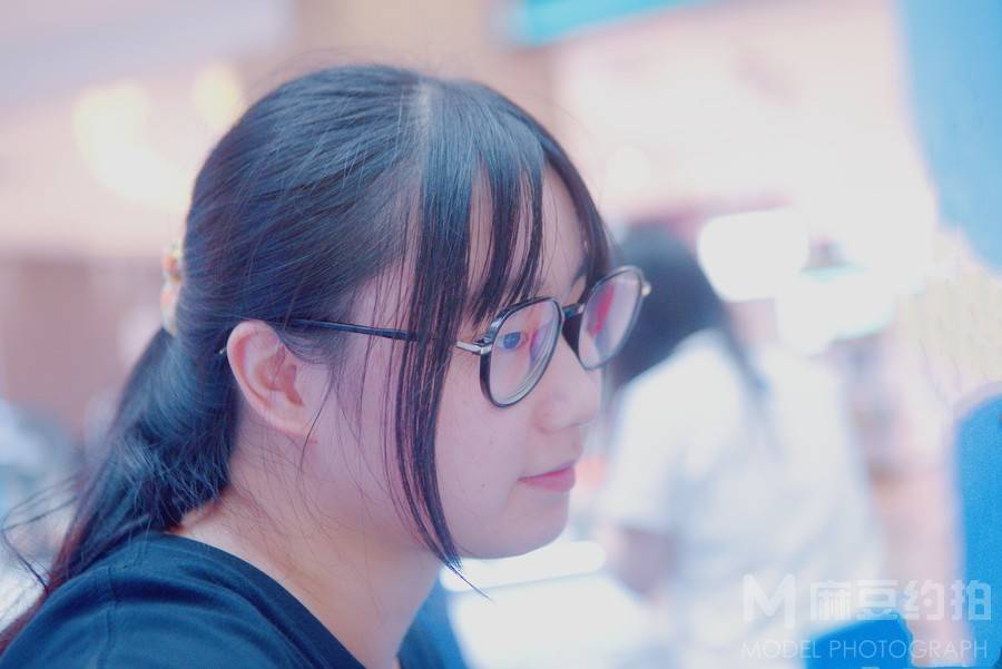 情绪模特