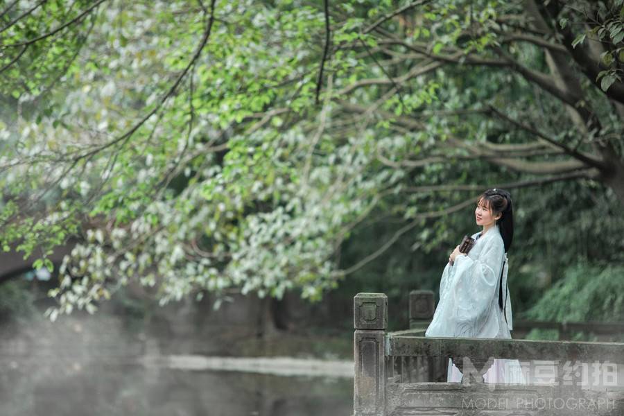 汉服模特