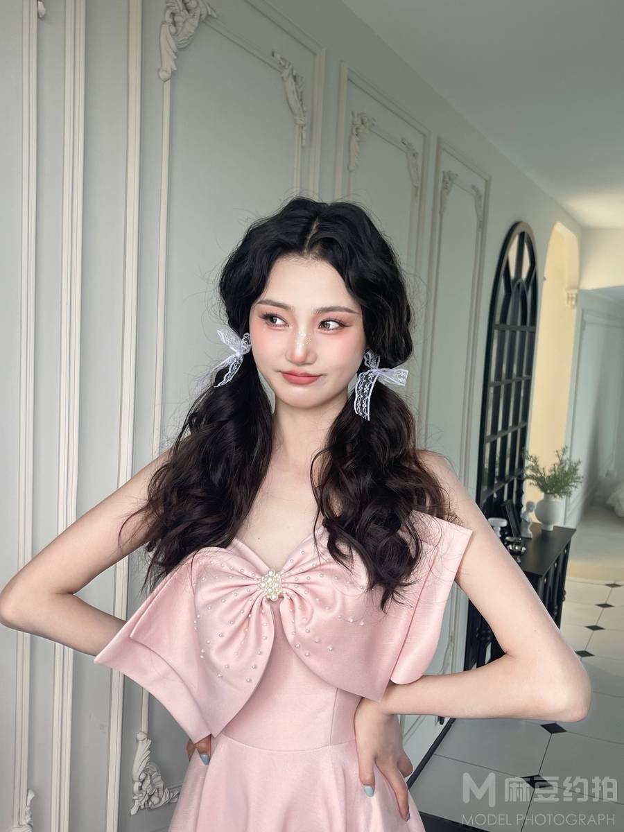 妆容模特