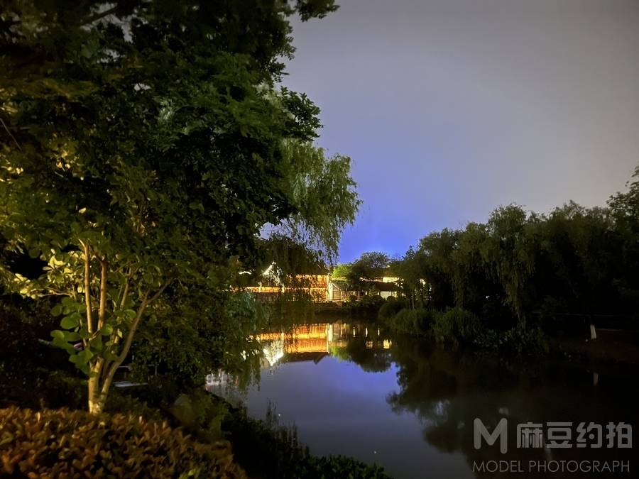 夜景模特