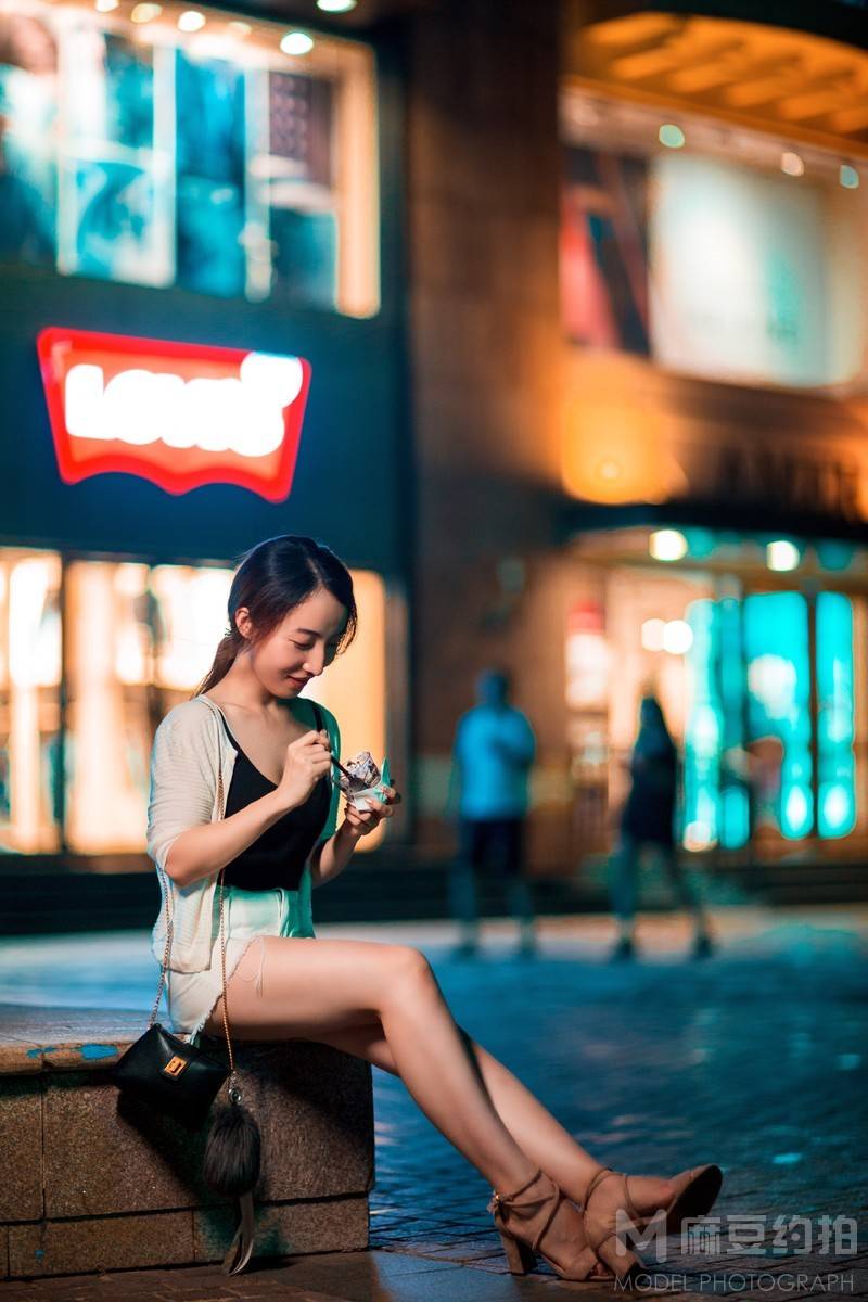 夜景模特